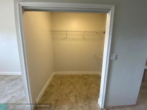 327 188th Ter, Hollywood FL  33029-5441 exterior