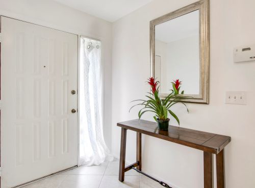 301 Cactus Hill Ct, West Palm Beach, FL 33411-1531