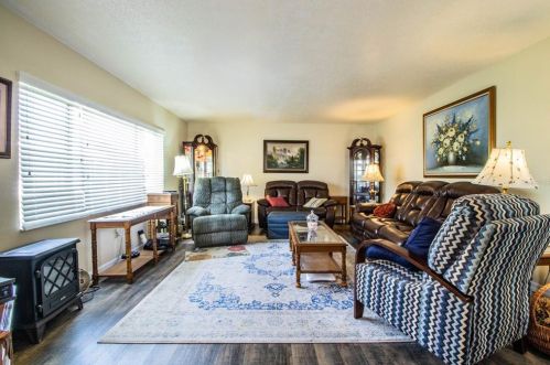 555 Cameo Dr, Lakeland FL  33803-2330 exterior