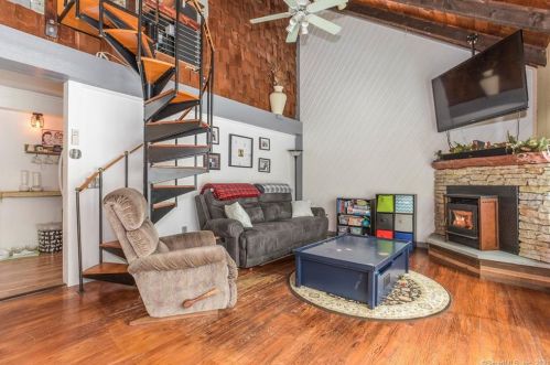 606 Route 81, Deep River CT  06419-1126 exterior