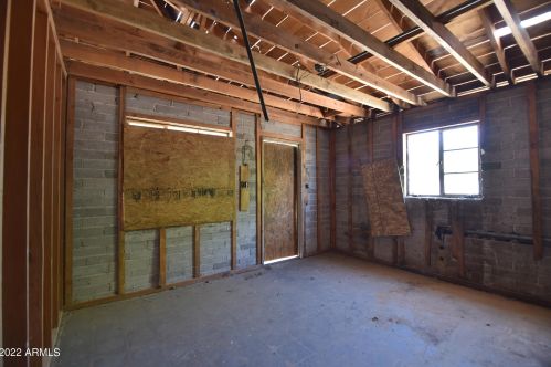 5816 7 St, Phoenix AZ 85006-1046 exterior