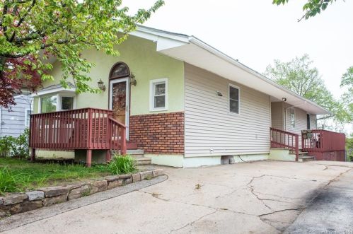 256 Anton Dr, Bridgeport, CT 06606-1703