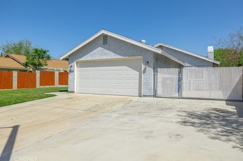 1561 Avenue, Lancaster CA  exterior