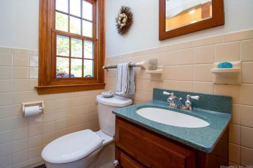 58 Notch Rd, Manchester CT  06043-7421 exterior