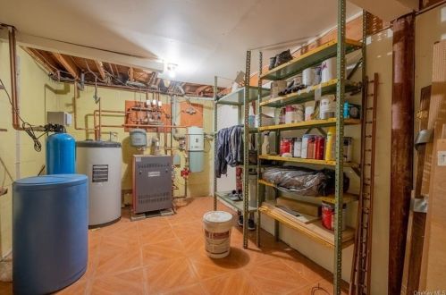 107 Barnes Rd, Washingtonville NY  10992-1933 exterior