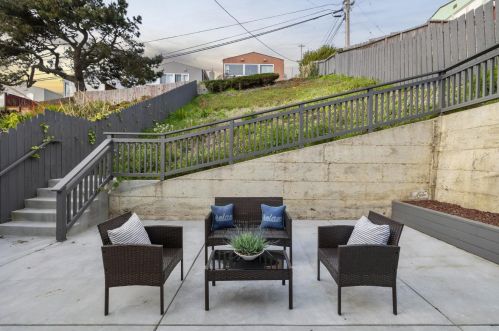 6 Rockford Ave, Daly City CA  94015-4724 exterior