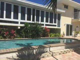 2020 Manor Ln, Marathon, FL 33050-2462