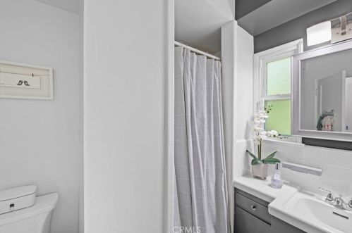 5516 Fulton Ave, Van Nuys CA  91401-5332 exterior