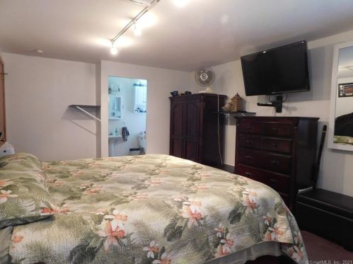 82 Cemetery Rd, Colchester CT  06415-2404 exterior