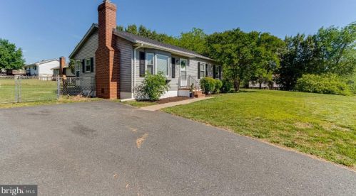 1201 Dewberry Dr, Fredericksburg VA  22407-4881 exterior