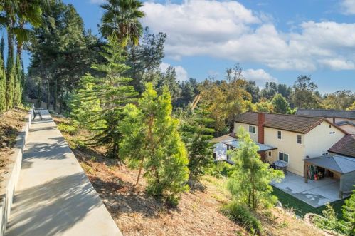 1090 Heaton Moor Dr, Walnut CA  91789-4329 exterior