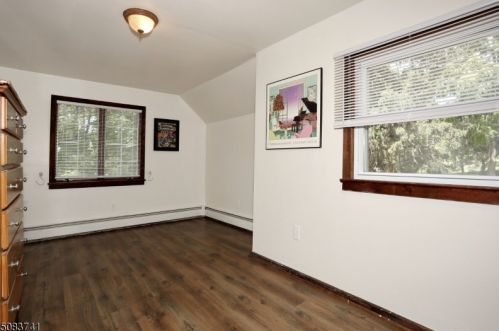 566 Stonetown Rd, Skyline Lakes NJ  07456-1311 exterior