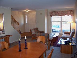 199 Victoria Ct, Gardenville PA  18901-6406 exterior