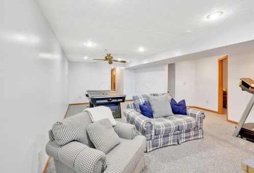 1565 Roscommon Dr, Pataskala OH  43062-7018 exterior