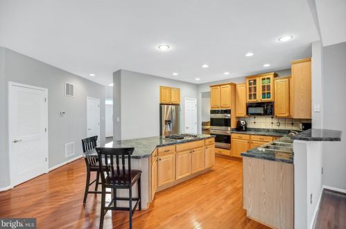 26 Kristen Ln, West Deptford NJ  08051-1672 exterior