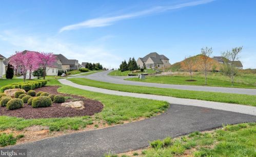 315 Lewis Washington Dr, Charles Town WV  25414-5666 exterior