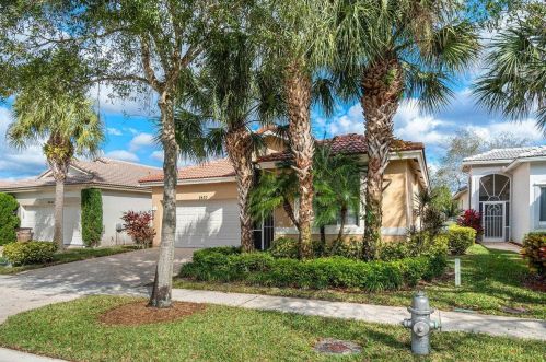 2430 Sapphire Cir, West Palm Beach, FL 33411-5197