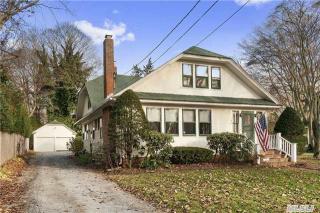 145 Lumber Ln, Bridgehampton, NY