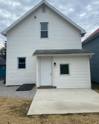 649 Howard St, Mount Vernon, OH 43050-3709