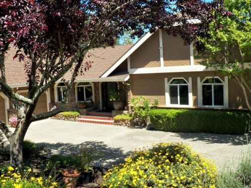 3152 Montecito Meadow Dr, Santa Rosa, CA 95404-1851
