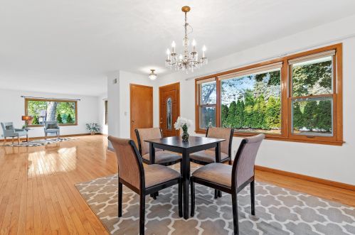8400 Port Washington Rd, Milwaukee, WI 53217-2231
