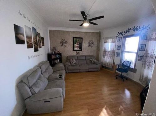 1822 Barnes Ave, Bronx, NY 10462-3608