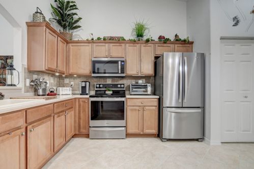 12060 Serafino St, Boynton Beach, FL 33437-2009