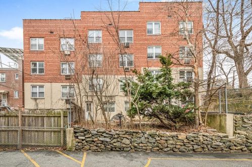 640 227th St, Bronx NY  10466-3905 exterior