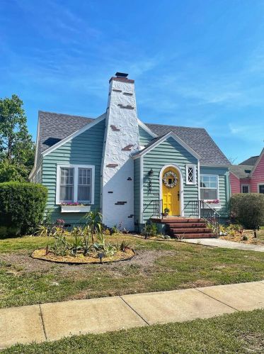 2837 8th Ave, Saint Petersburg, FL 33713-6717