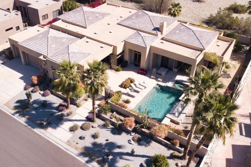 29 Sun Ridge Cir, Rancho Mirage CA  92270-2641 exterior