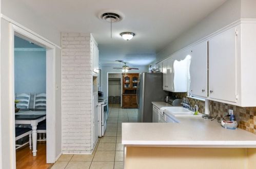 5617 Wedgmont Cir, Fort Worth TX  76133-2801 exterior