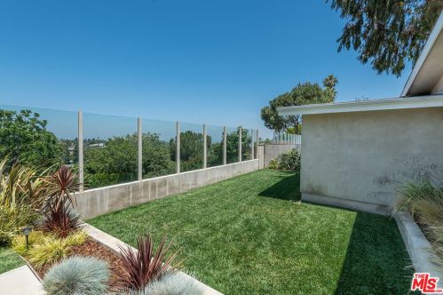 3423 Scadlock Ln, Van Nuys CA  91403-4915 exterior