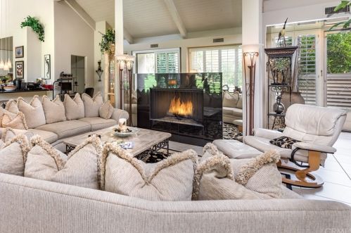 111 Mission Hills Dr, Rancho Mirage CA  92270-1477 exterior