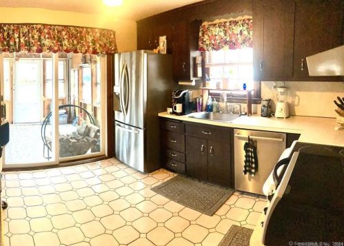 90 Brook St, Bristol, CT 06010-5408