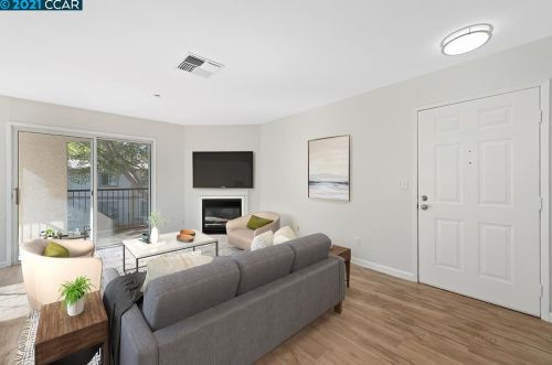 2001 Eastwood Dr, Vacaville, CA 95687-6173