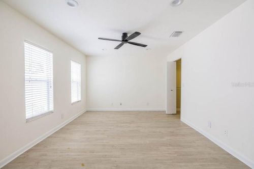 87 16th St, Saint Petersburg FL  33705-1600 exterior