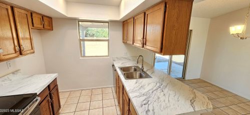 3100 Green Ridge Dr, Tucson, AZ 85741-2951