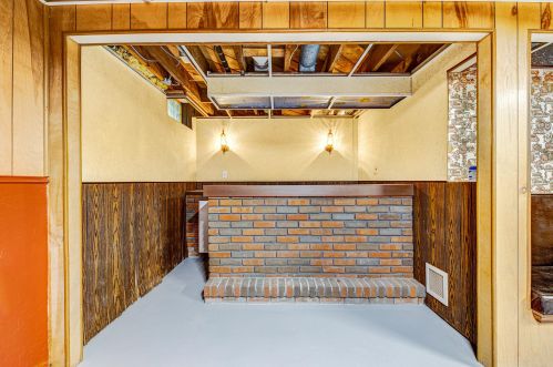 9019 Poplar Dr, Thiensville WI  53097-3155 exterior