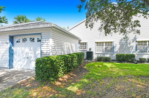 4885 Lake Waterford Way, Melbourne, FL 32901-8442