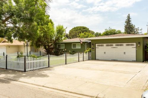 303 7th St, Grayson, CA 95363-2242