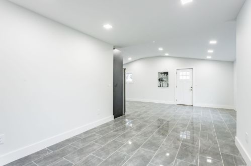 676 Mason St, Westbury NY  11590-4463 exterior