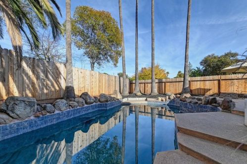 8437 Juglans Dr, Citrus Heights CA  95662-3048 exterior