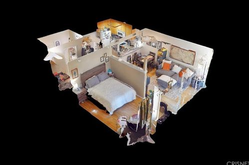 5325 Newcastle Ave, Van Nuys CA  91316-3081 exterior