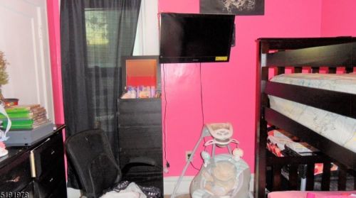 35 Oak Ave, Irvington NJ 07111-3851 exterior