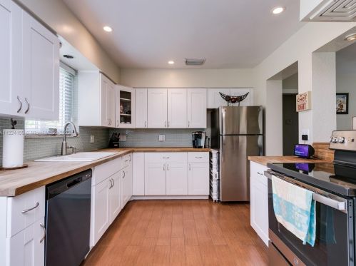 518 58th Ct, Hollywood FL  33023-1437 exterior