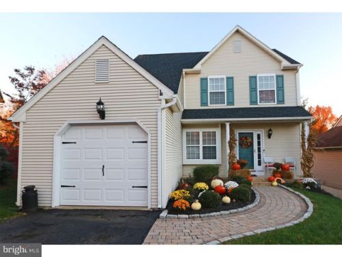 16 Kingfisher Ln, Downingtown, PA 19335-1895