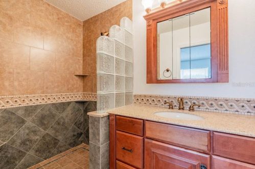 554 Black Lion Dr, Saint Petersburg FL  33716-3472 exterior