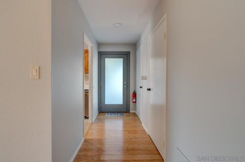 4550 Berwick Dr, San Diego CA  92117-4228 exterior