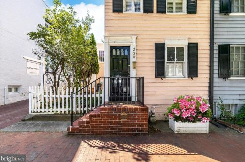 1238 34th St, Washington, DC 20019-2915