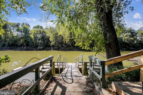 18292 St Georges Ct, Leesburg VA  20176-7421 exterior